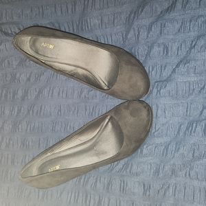 Apt 9 slip on heels size 7